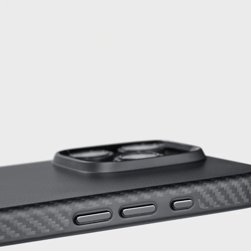 Pitaka Military-Grade Classic Serisi iPhone 16 Pro M-safe Şarj Özellikli Aramid Fiber Black-Grey Twill Kılıf Pitaka Military-Grade Classic Serisi iPhone 16 Pro M-safe Şarj Özellikli Aramid Fiber Black-Grey Twill Kılıf